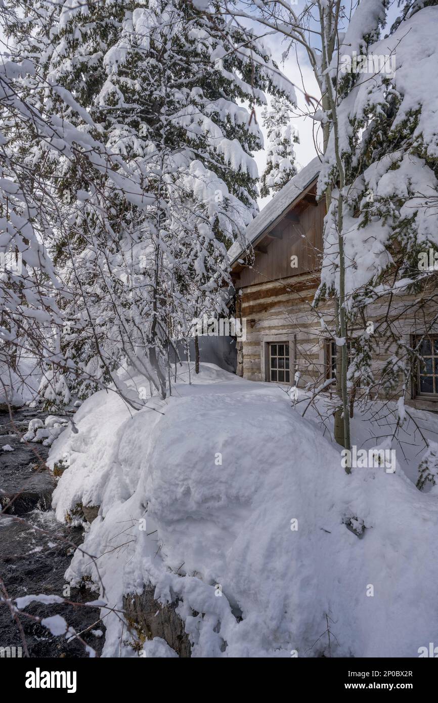 Blick auf die Owl Bar im Sundance Resort im Winter, auch bekannt als Sundance Mountain Resort, ein Skigebiet 13 Meilen (21 km) nordöstlich von Stockfoto