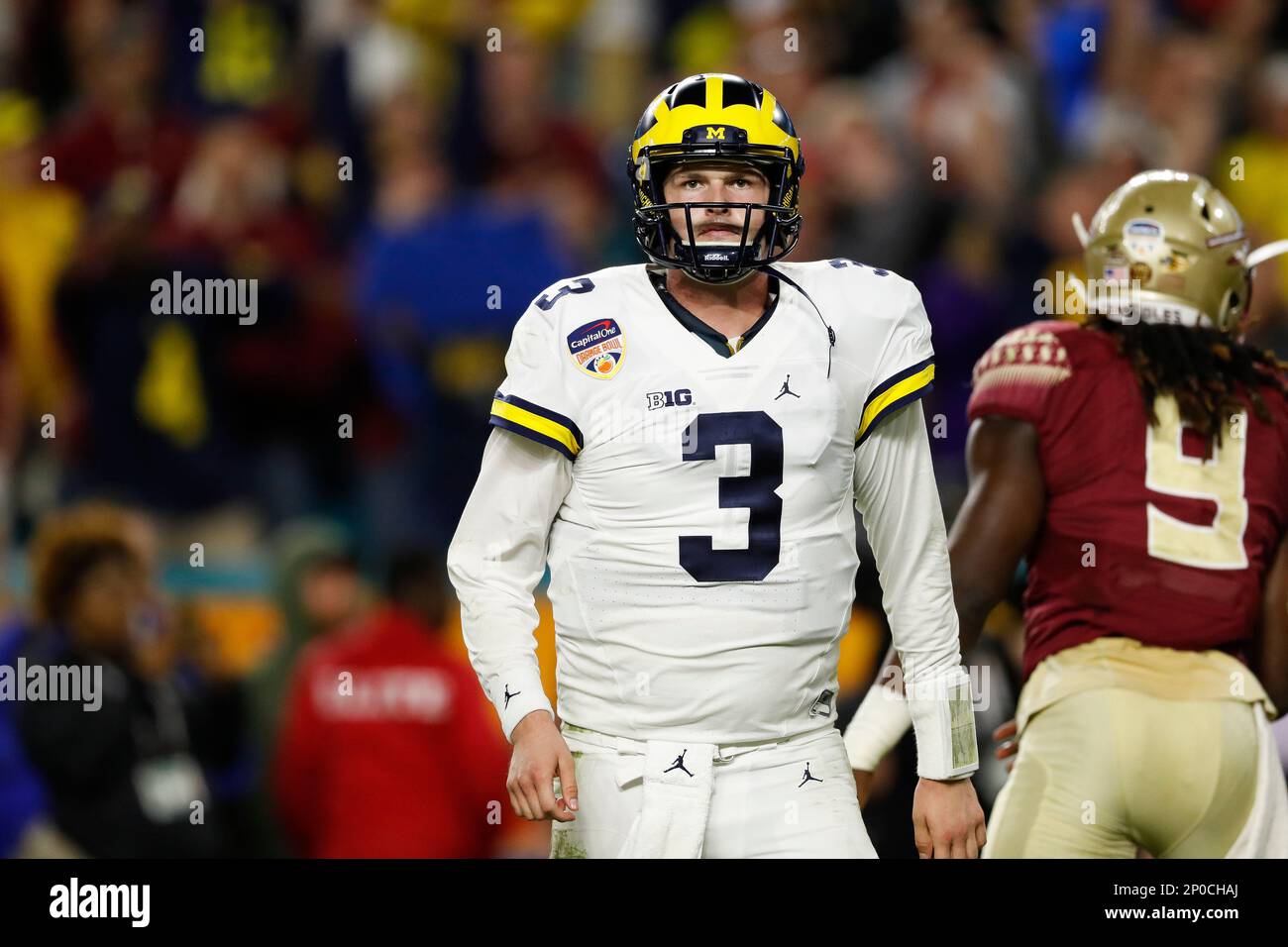 University of Michigan Wolverines quarterback Wilton Speight (3) looks on during the Orange Bowl NCAA college football game against the Florida State University Seminoles on Friday, Dec. 30, 2016, in Miami Gardens, Fla. Florida State University won 33-32. (Aaron M. Sprecher via AP) Stockfoto