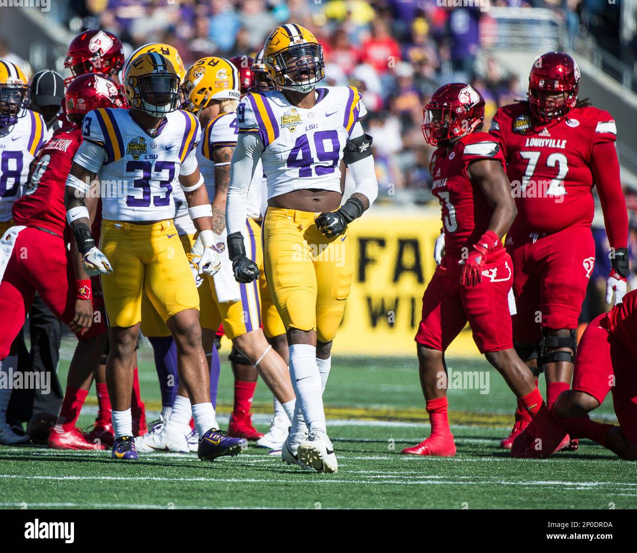 December 31, 2016 - Orlando, FL, U.S: LSU Tigers defensive end Arden Key (49) during the Buffalo Wild Wings Bowl against the Louisville Cardinals at Camping World Stadium in Orlando, Fl. Romeo T Guzman/CSM (Cal Sport Media via AP Images) Stockfoto