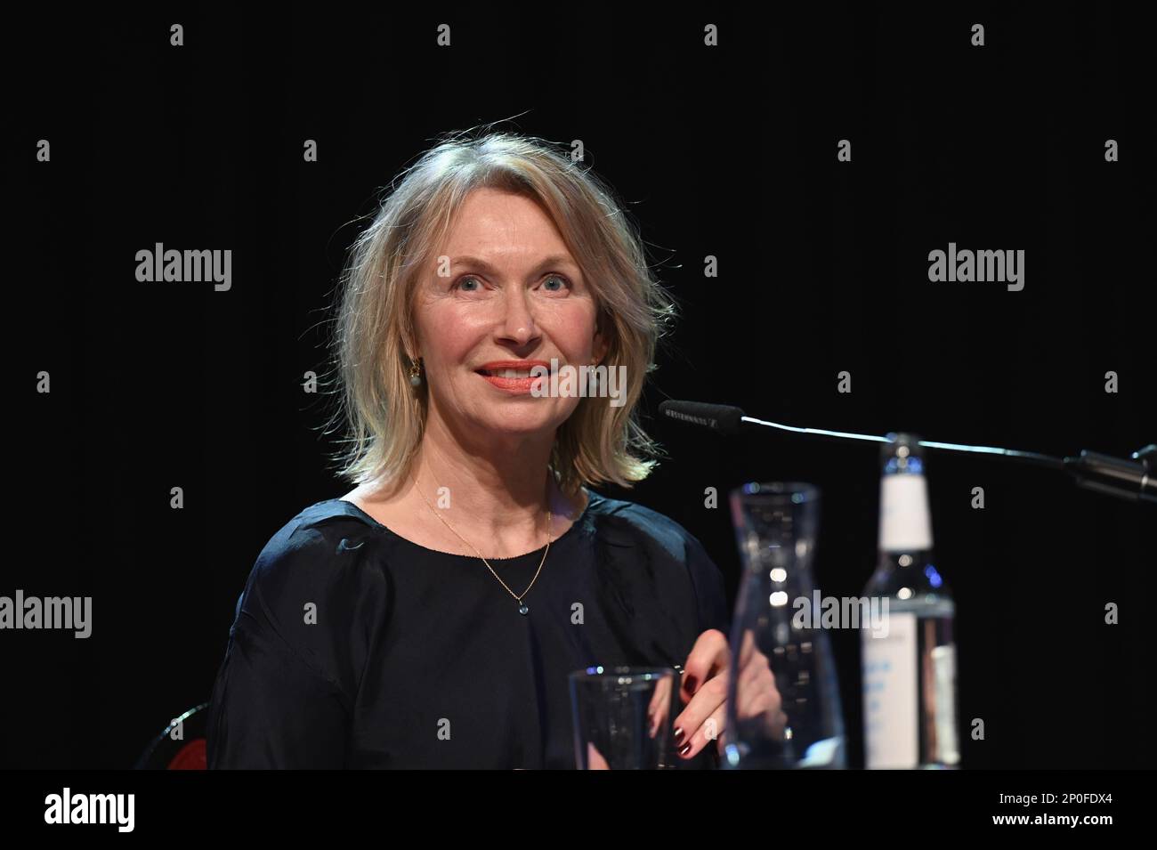 Köln, Deutschland. 02. März 2023. Schauspielerin Therese Hämer liest auf der lit.Cologne, dem internationalen Literaturfestival Credit: Horst Galuschka/dpa/Horst Galuschka dpa/Alamy Live News Stockfoto