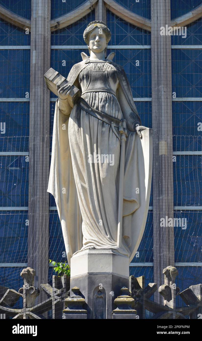 Justitia, Weddingplatz Local Court, Gesundbrunnen, Mitte, Berlin, Deutschland Stockfoto