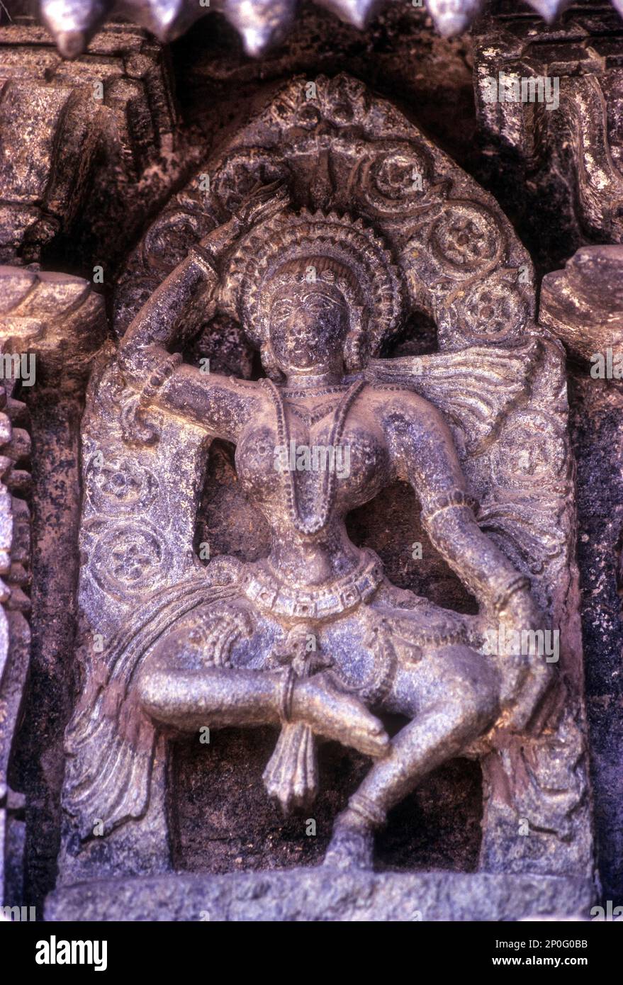 Skulptur mit Haaren im Sri Chennakeshava Tempel Hoysala Tempel in Belur, Karnataka, Südindien, Indien, Asien Stockfoto