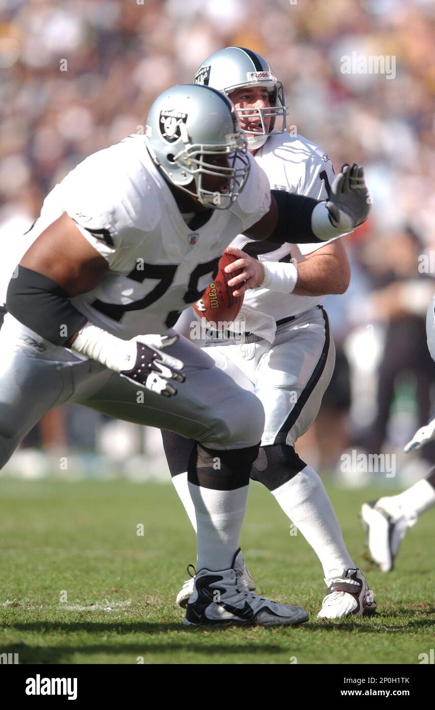 8 DEC 2002: Oakland Raiders quarterback Rich Gannon during a game against the San Diego Chargers at the Qualcomm Stadium Sunday December 8, 2003, in San Diego, CA. (Photo by Matt A. Brown/Icon Sportswire) (Icon Sportswire via AP Images) Stockfoto