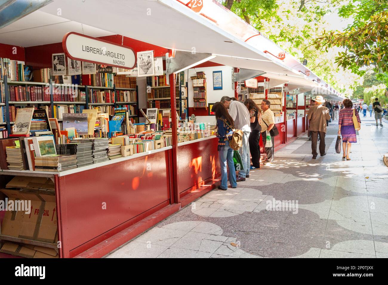 Jährliche Buchmesse am Paseo de Recoletos, Madrid, Spanien Stockfoto