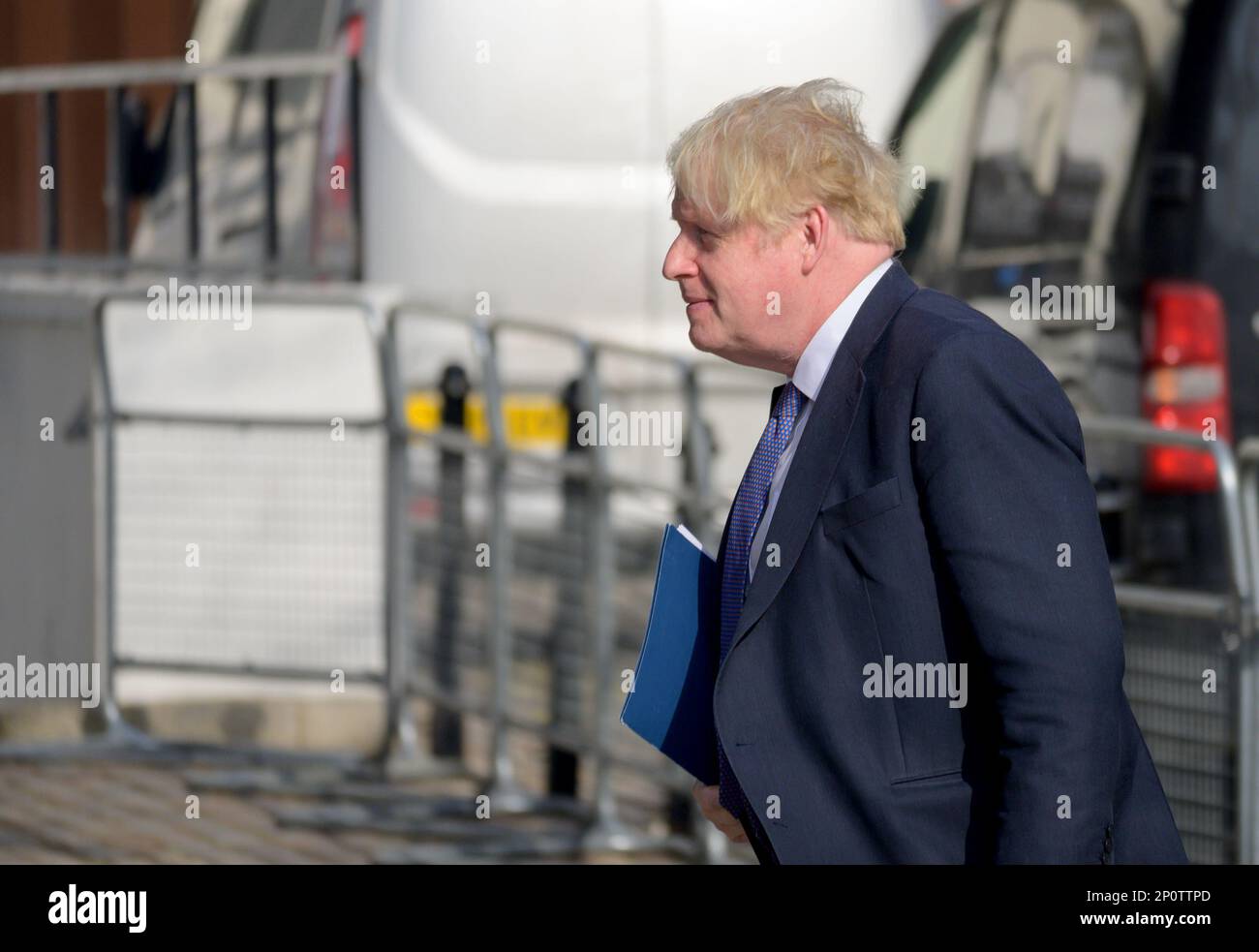 Ehemaliger Premierminister Boris Johnson MP (Con: Uxbridge und South Ruislip), Ankunft im Queen Elizabeth II Conference Centre in Westminster nach del... Stockfoto