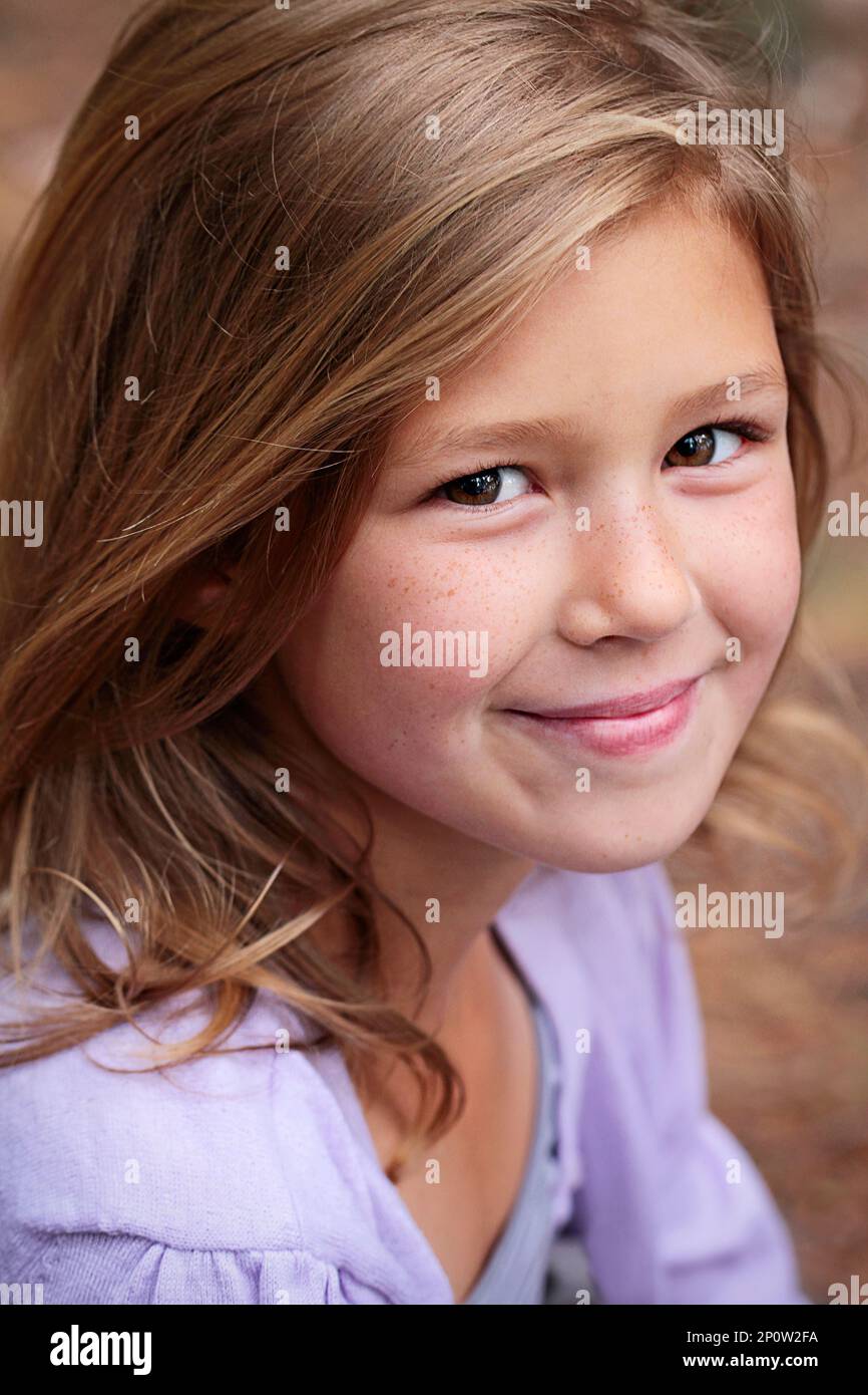 Porträt eines hübschen jungen Mädchens Stockfoto