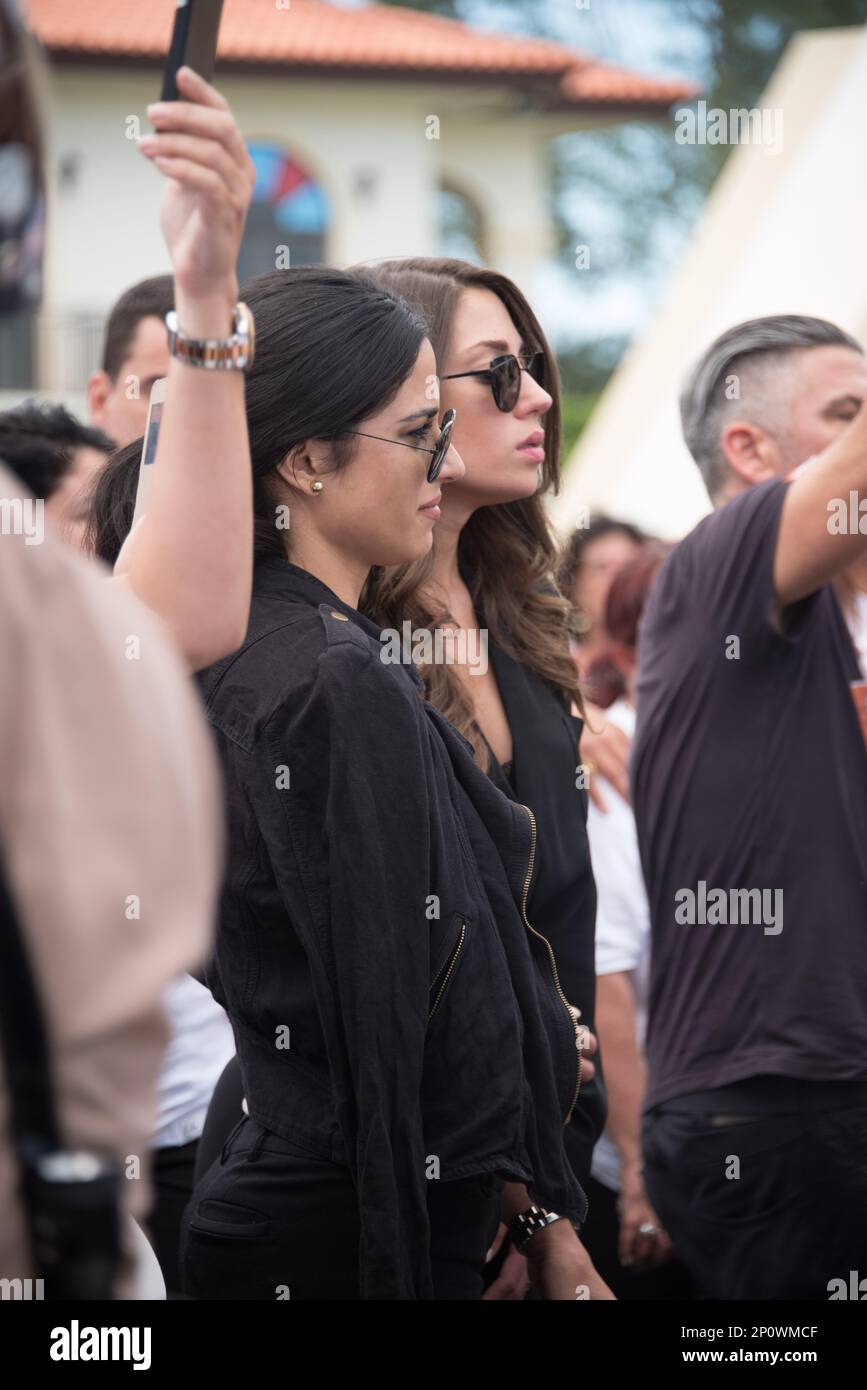 28 September 2016: Miami, FL - Maria Arias, 24 - Jose Fernandez Pregnant Girlfriend. Miami Marlins players and members of the Marlins organization and their fans attend a blessing at Ermita de la Caridad. The family and the team surrounded the hearse carrying Miami Marlins pitcher Jose Fernandezon September 28, 2016 in Miami, Florida. Mr. Fernandez was killed in a weekend boat crash in Miami Beach along with two friends. (Photo by Michele Eve Sandberg/Icon Sportswire ) (Icon Sportswire via AP Images) Stockfoto