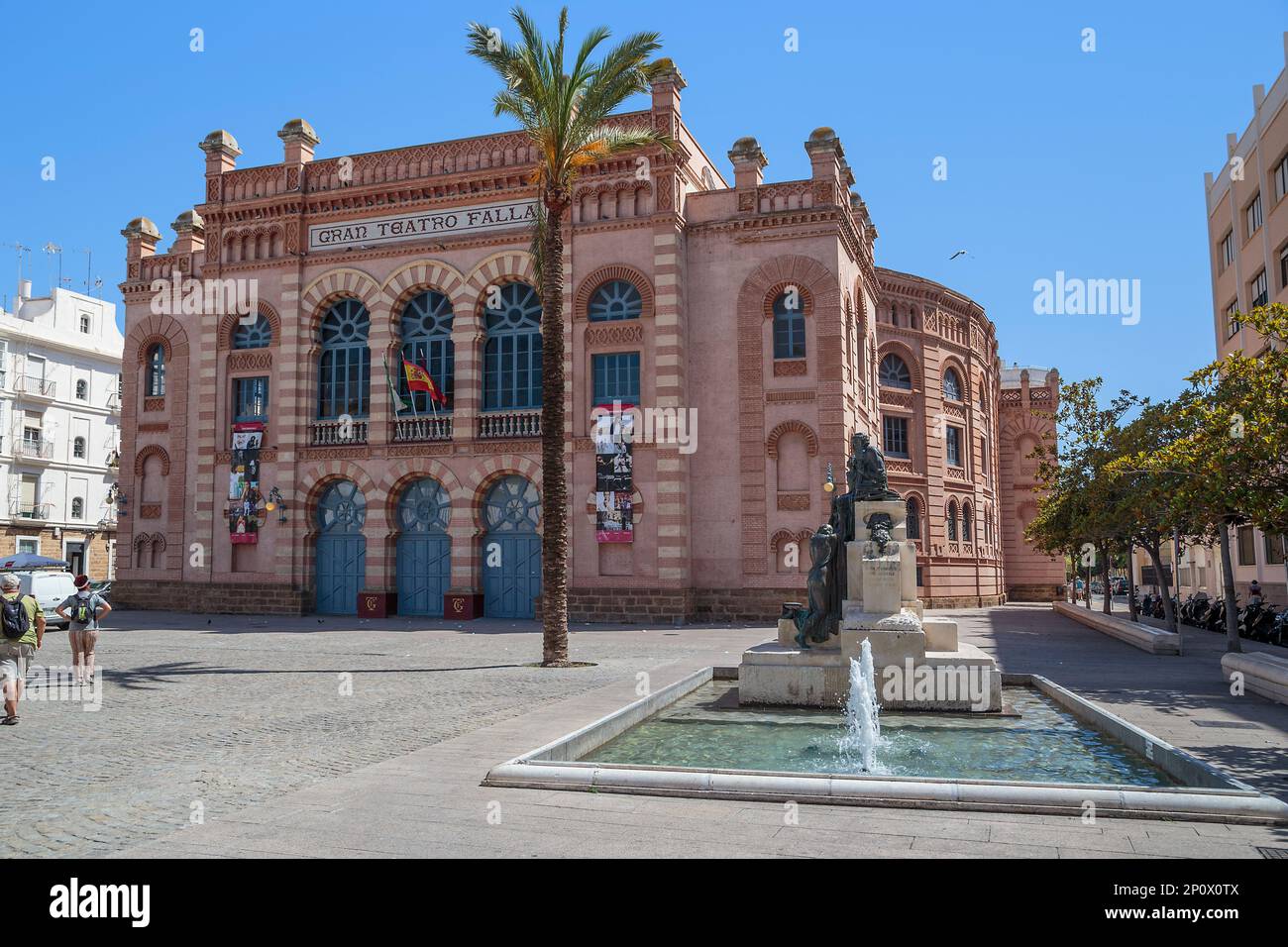 CADIZ, SPANIEN - 22. MAI 2017: Dies ist das Gebäude des Grand Theater Manuel de Falla. Stockfoto