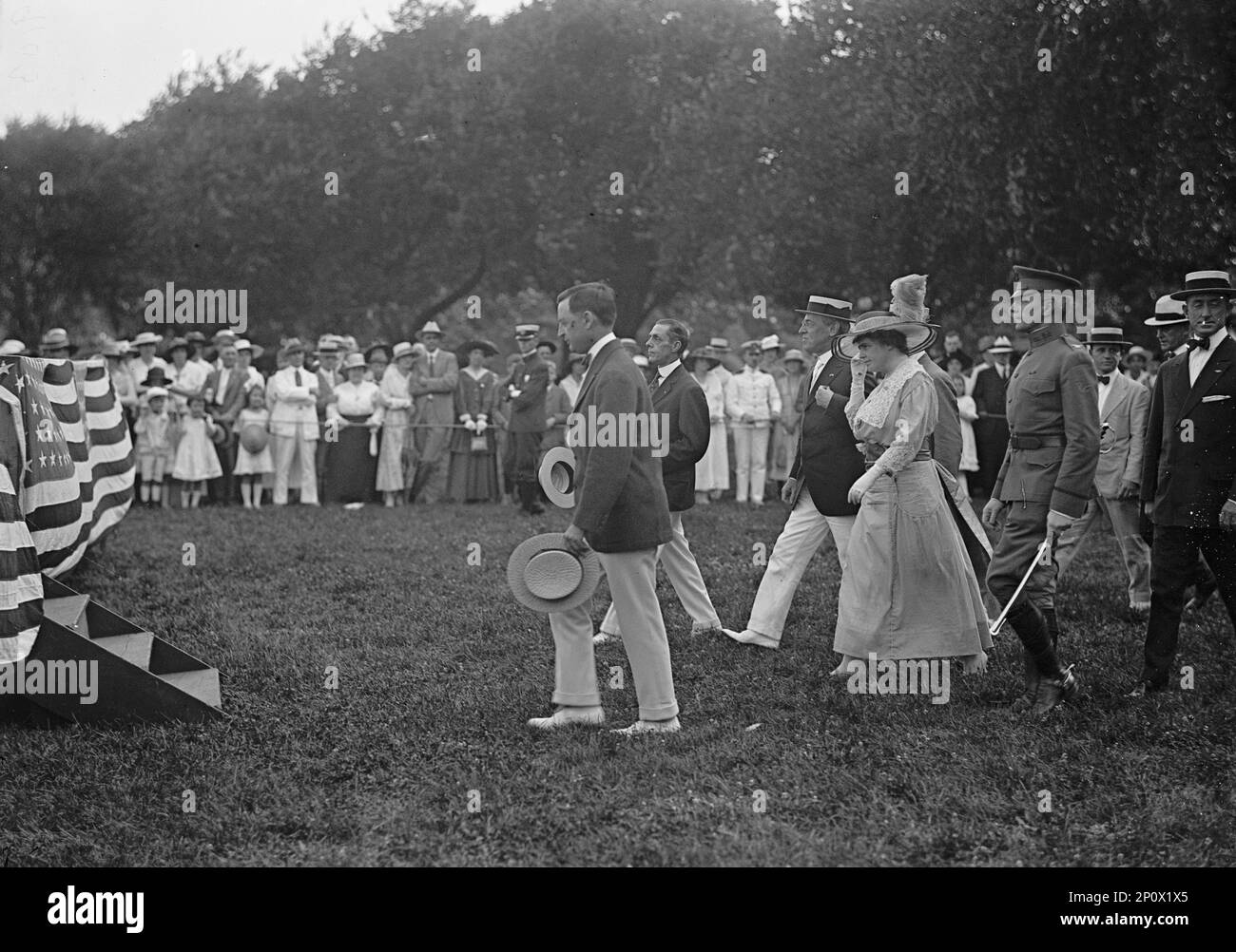 HomeGuard - Organisation der Regierungsangestellten, D.C. Präsident [Woodrow] Und Mrs. [Edith] Wilson, Oberst Harts Usw. Ankunft Zur Überprüfung, 1917. Stockfoto