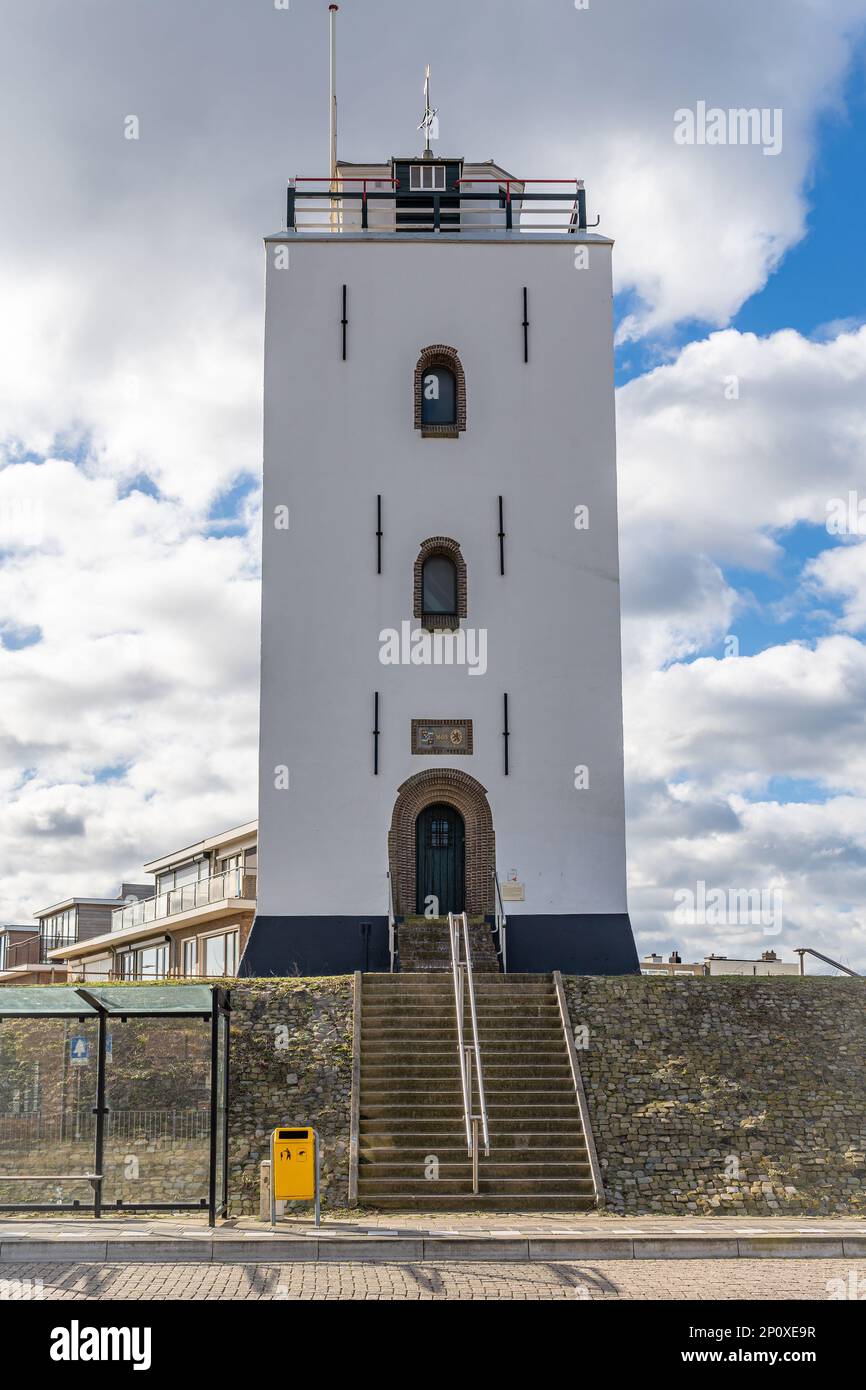 Historischer weißer Leuchtturm in Katwijk aan Zee in Südholland an der Nordsee Stockfoto