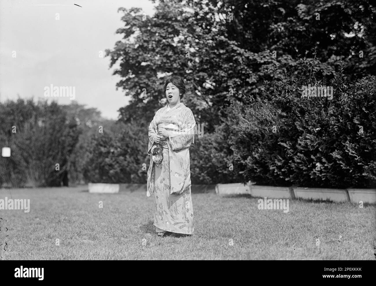 Madame, Bitte. Tauchi Meura, japanische Prima Donna, Gesang im Sylvan Theatre, 1917. Stockfoto