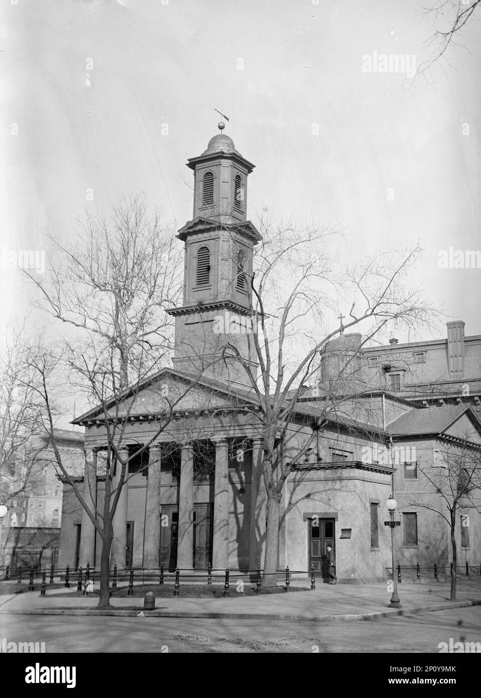 Saint John's P.E. Kirche. 1915. Die protestantische Bischofskirche im Stil der griechischen Wiedergeburt wurde von Benjamin Latrobe, Lafayette Square, Washington DC entworfen. Stockfoto
