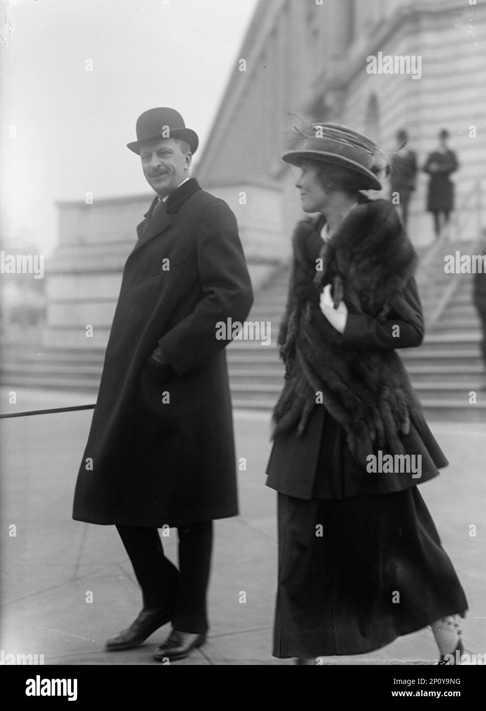 Mr. Und Mrs. Charles H. Sabin, 1917. Pauline Morton Sabin war eine US-amerikanische Anführerin für die Aufhebung des Verbots und republikanischer Parteifunktionär. 1916 heiratete sie Charles H. Sabin, Schatzmeister der Vereinigung gegen die Verbotsänderung (AAPA). Stockfoto