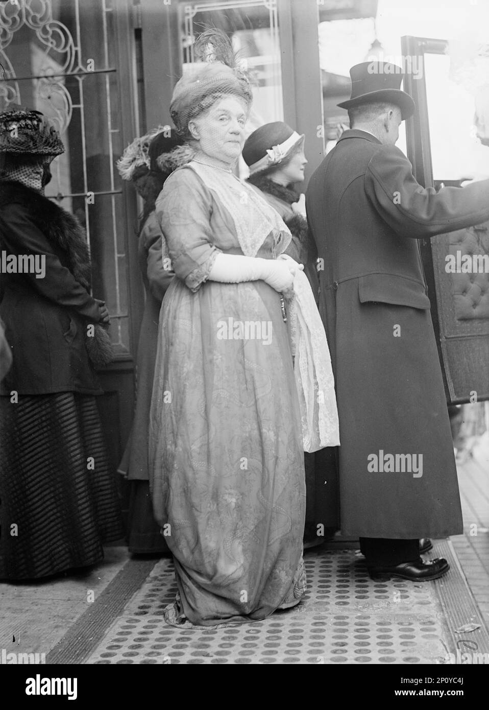 Mrs. Julia Green Scott, d. h. Mrs. Matthew T. Scott, Ex-Präsident der D.A.R. [Töchter der amerikanischen Revolution], 1913. Sozialismus, Philanthrop, Geschäftsfrau und Grundbesitzer. Stockfoto