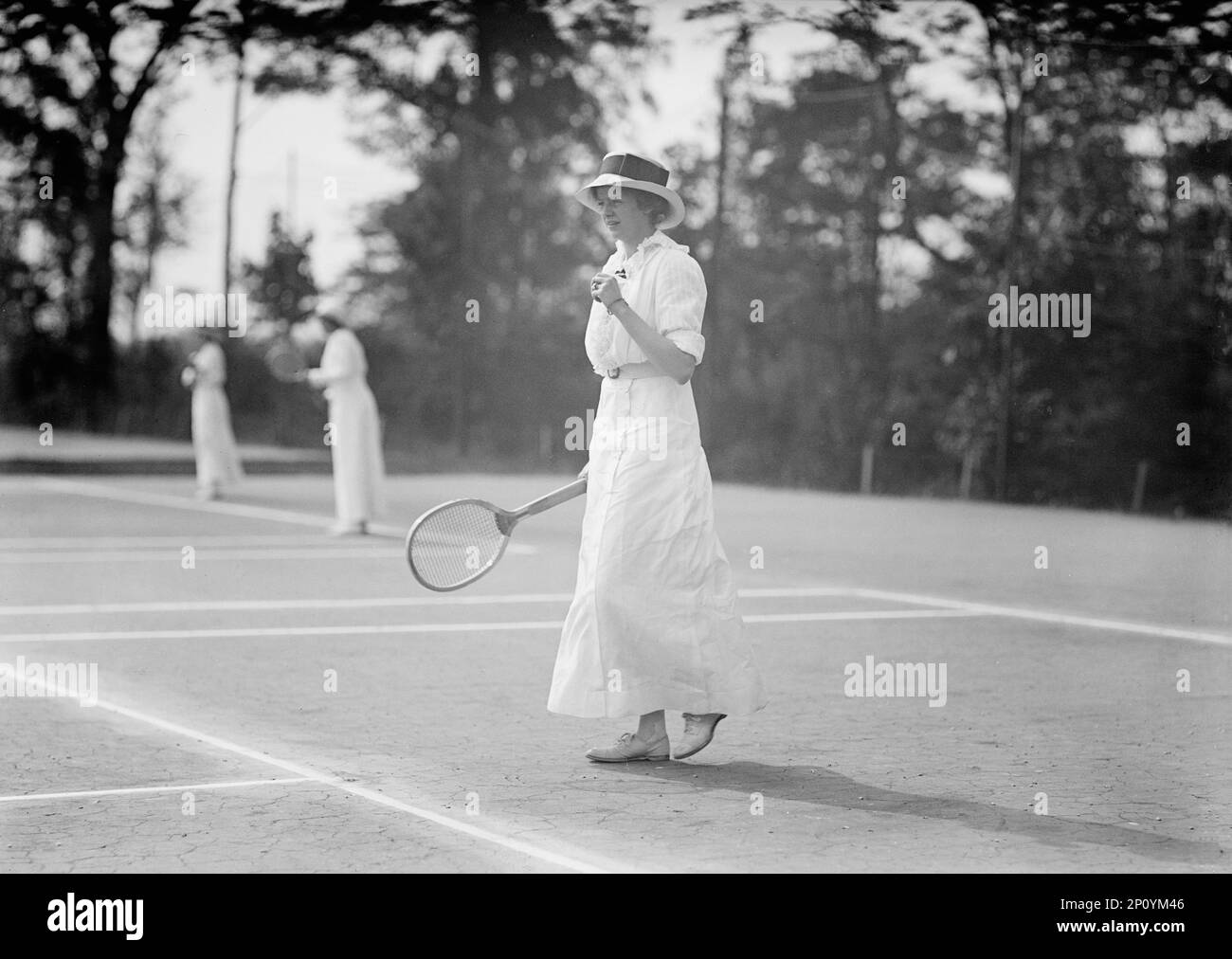 Miss Martha Wyeth, spielt im Tennisturnier 1913. Stockfoto