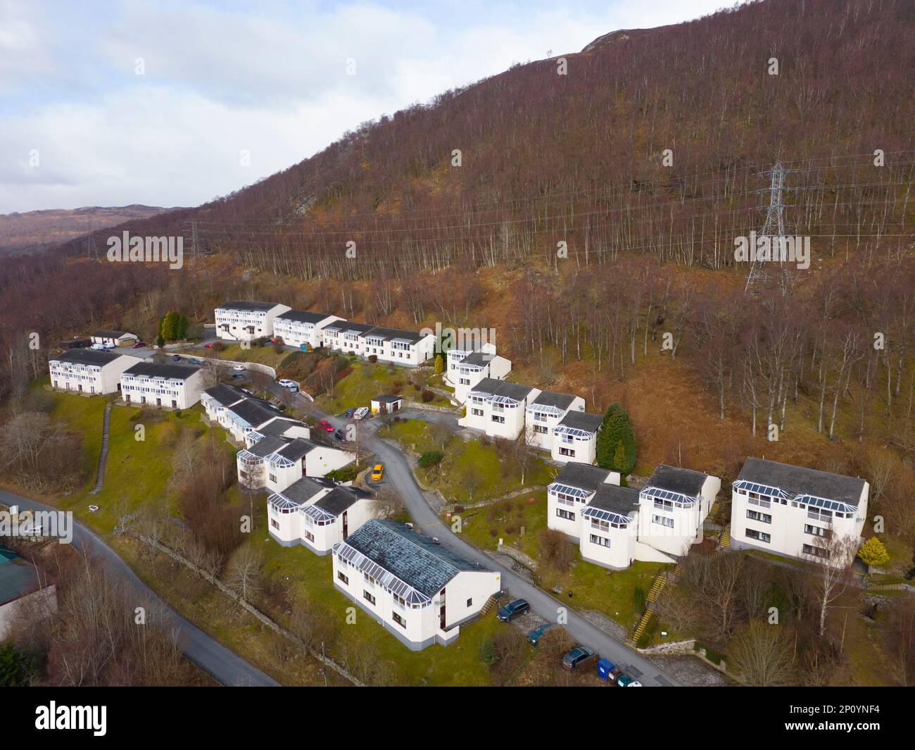 Blick aus der Vogelperspektive auf das Loch Rannoch Hotel and Estate in Kinloch Rannoch, Perth und Kinross, Schottland, Großbritannien Stockfoto