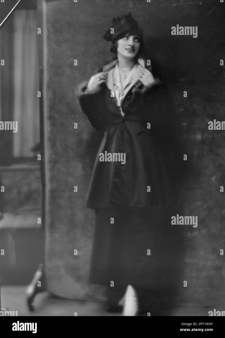 Guntar, Aida, Miss, Porträtfoto, 1915. Dezember oder 1916. Januar Stockfoto