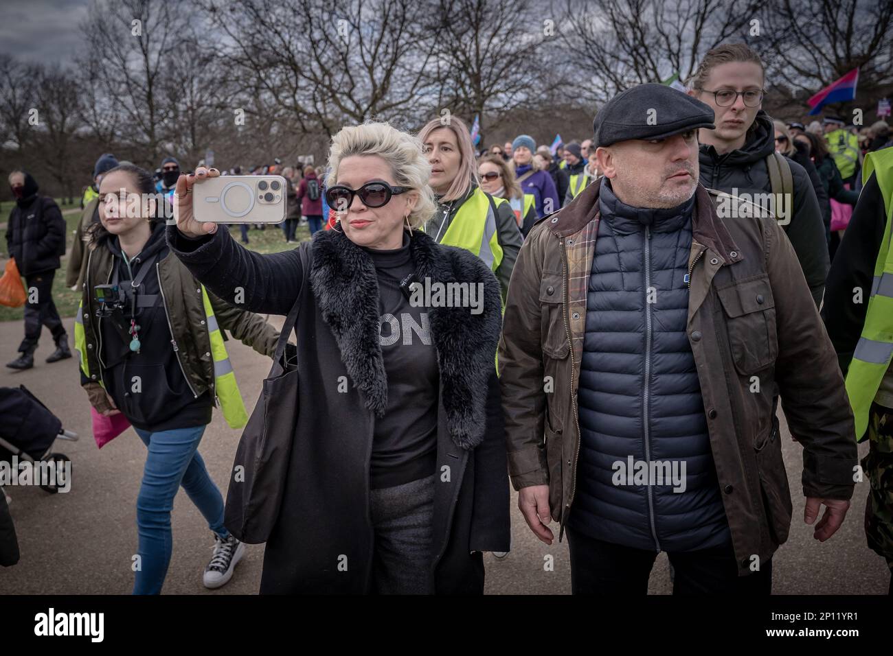 Kellie-Jay Keen-Minshull trifft sich mit anderen Feministen in der Nähe des Reformers' Tree in Hyde Park, London, Großbritannien. Stockfoto
