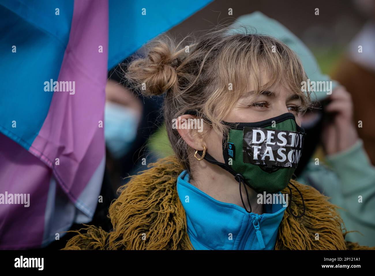 Kristina O’Connor (Tochter des verstorbenen Entertainers des O’Connor) schließt sich den Aktivisten für Transgender-Rechte gegen sich versendende Feministinnen im Hyde Park, London, Vereinigtes Königreich an. Stockfoto