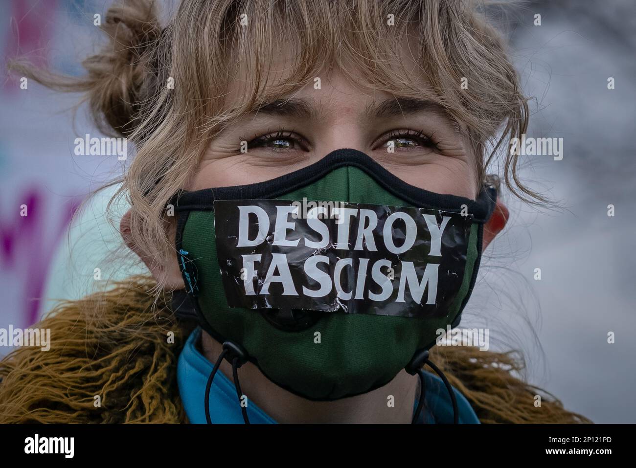 Kristina O’Connor (Tochter des verstorbenen Entertainers des O’Connor) schließt sich den Aktivisten für Transgender-Rechte gegen sich versendende Feministinnen im Hyde Park, London, Vereinigtes Königreich an. Stockfoto