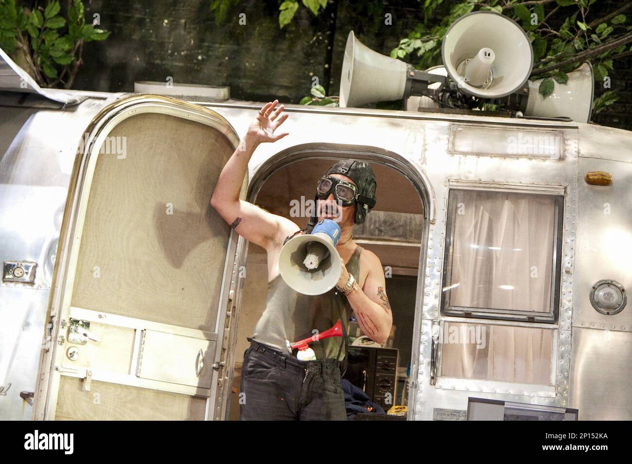 Mark Rylance (Johnny 'Rooster' Byron) in JERUSALEM von Jez Butterworth im Apollo Theatre, London W1 10/02/2010 A Royal Court 2009 Produktionsdesign: Ultz Beleuchtung: Mimi Jordan Sherin Regisseur: Ian Rickson Stockfoto