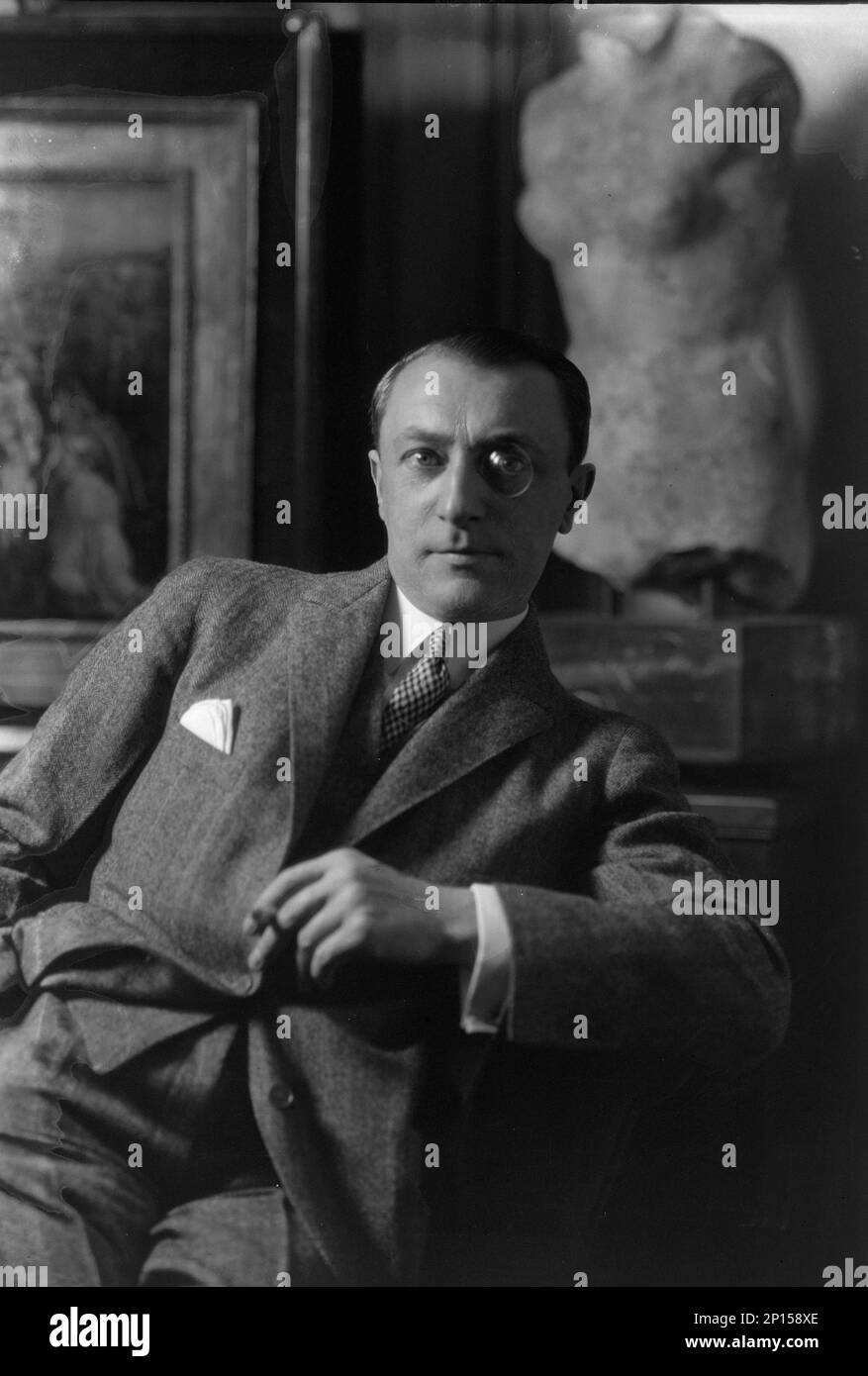 Mr. Walter Bachstitz, Porträtfoto, 1924. Oktober 9. Deutsch-österreichischer Kunsthändler Kurt Walter Bachstitz trägt ein Monokel. Stockfoto