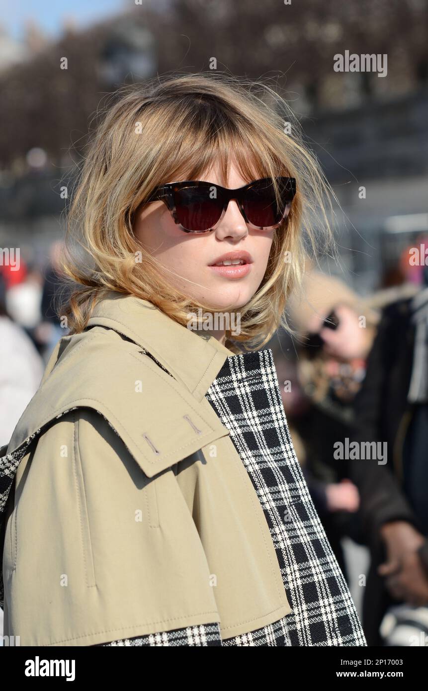 Pour cette nouvelle édition de la Fashion Week à Paris, les stars du cinéma, de la Mode étaient nombreuses lors des défilés Stockfoto