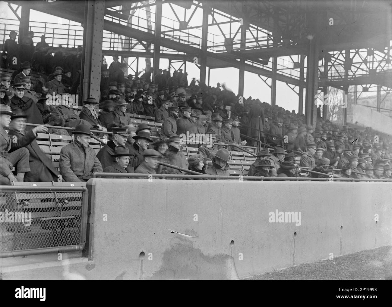 Marinekorps, U.S.N. Maschinengewehreinheit Demonstration im Ball Park, 1917. Stockfoto