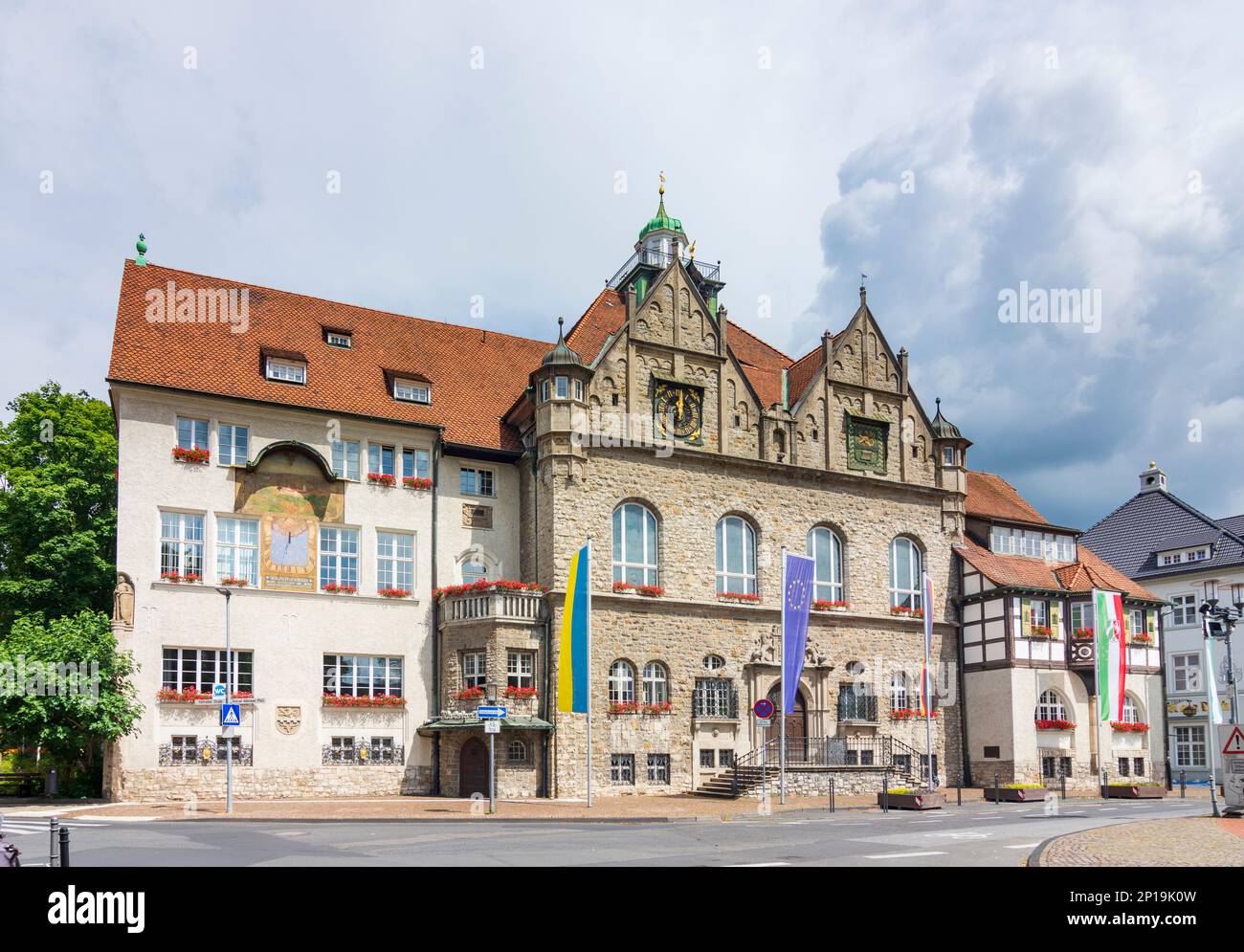 Bergisch Gladbach: Platz Konrad-Adenauer-Platz, Rathaus, Brunnen im Bergischen Land, Nordrhein-Westfalen, Nordrhein-Westfalen, Deutschland Stockfoto