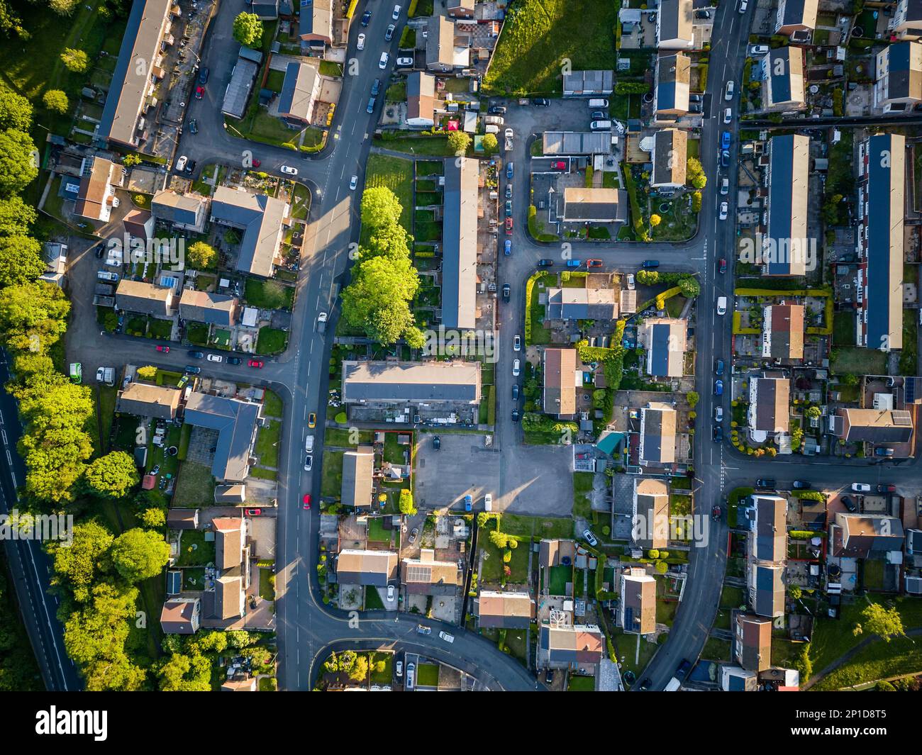 Blick von oben auf Wohnstraßen und Häuser Stockfoto