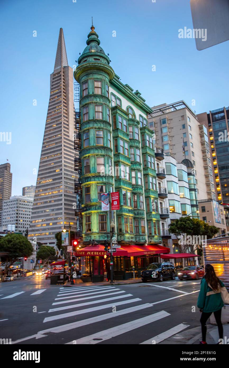 Die Transamerica Pyramide war einst das höchste Gebäude in San Francisco und ist immer noch eines der berühmtesten Gebäude in der Skyline der Stadt. Stockfoto