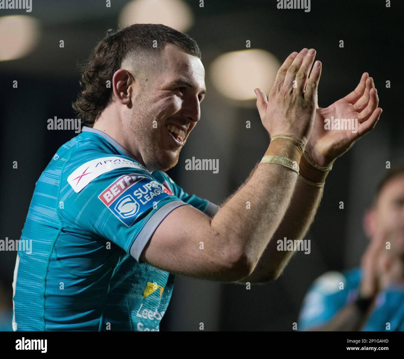 St. Helens, Merseyside, England, 3. März 2023. Leeds Cameron Smith feiert das Vollzeitergebnis im St. Helens Rugby Football Club V Leeds Rhinos Totally Wicked Stadium in der Betfred Super League. (Bild: ©Cody Froggatt/Alamy Live News) Stockfoto