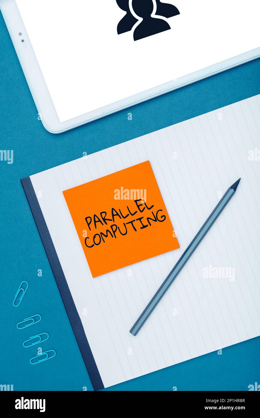 Handgeschriebenes Schild Parallel Computing. Geschäftsansatz simultane Berechnung mittels Software und Hardware Stockfoto