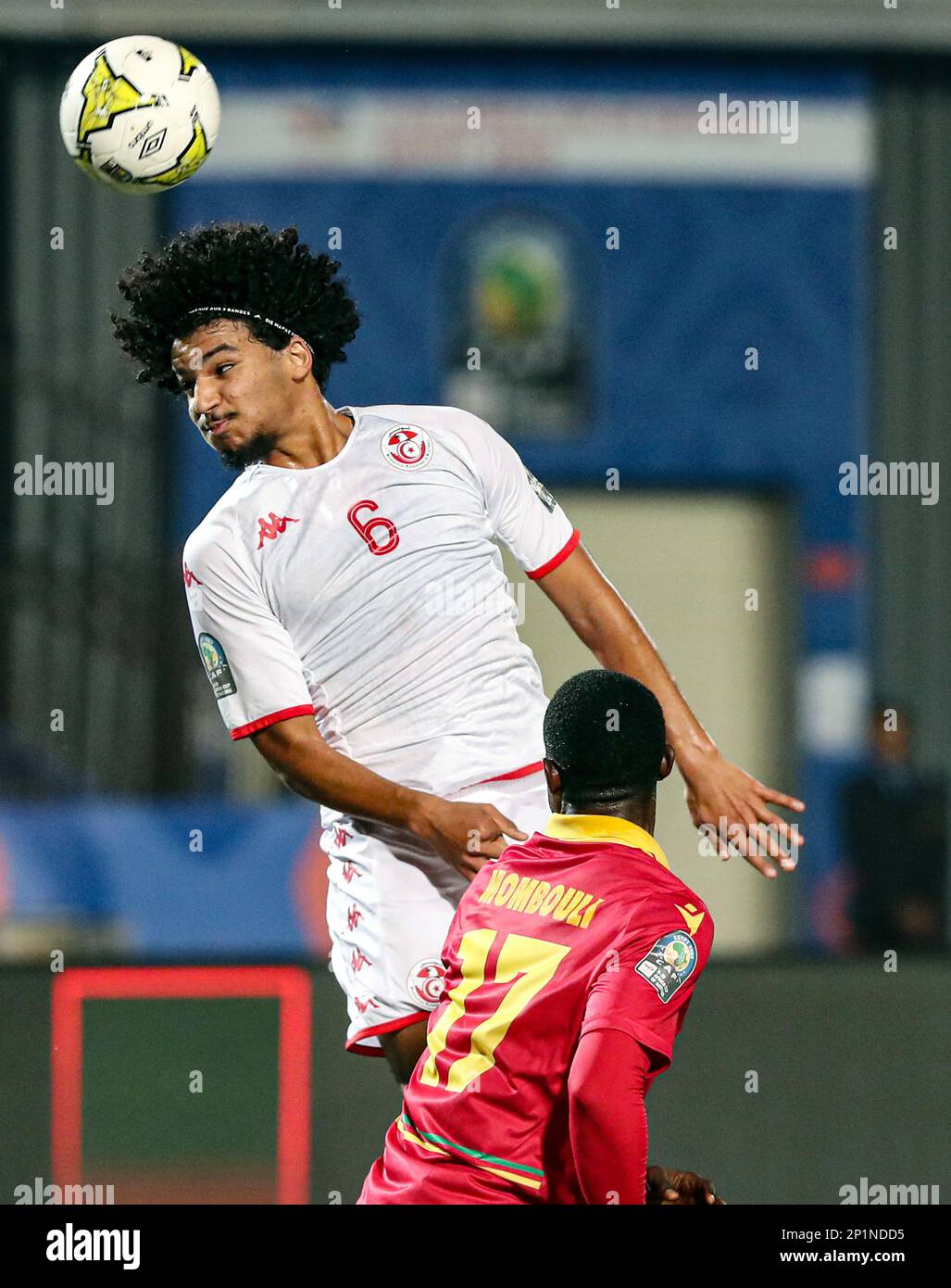 Kairo, Ägypten. 3. März 2023. Ghaith Wahabi (L) aus Tunesien tritt während des Viertelfinalspiels zwischen Kongo und Tunesien beim 2023 CAF (Confederation of African Football) U-20 Africa Cup of Nations in Kairo, Ägypten, am 3. März 2023 an. Kredit: Ahmed Gomaa/Xinhua/Alamy Live News Stockfoto