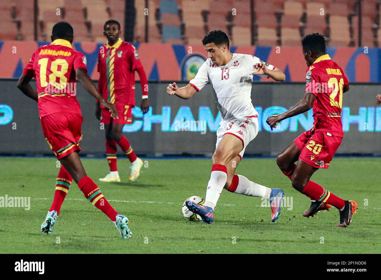 Kairo, Ägypten. 3. März 2023. Mohamed Derbali (2. R) aus Tunesien tritt während des Viertelfinalspiels zwischen Kongo und Tunesien beim 2023 CAF (Confederation of African Football) U-20 Africa Cup of Nations in Kairo, Ägypten, am 3. März 2023 an. Kredit: Ahmed Gomaa/Xinhua/Alamy Live News Stockfoto