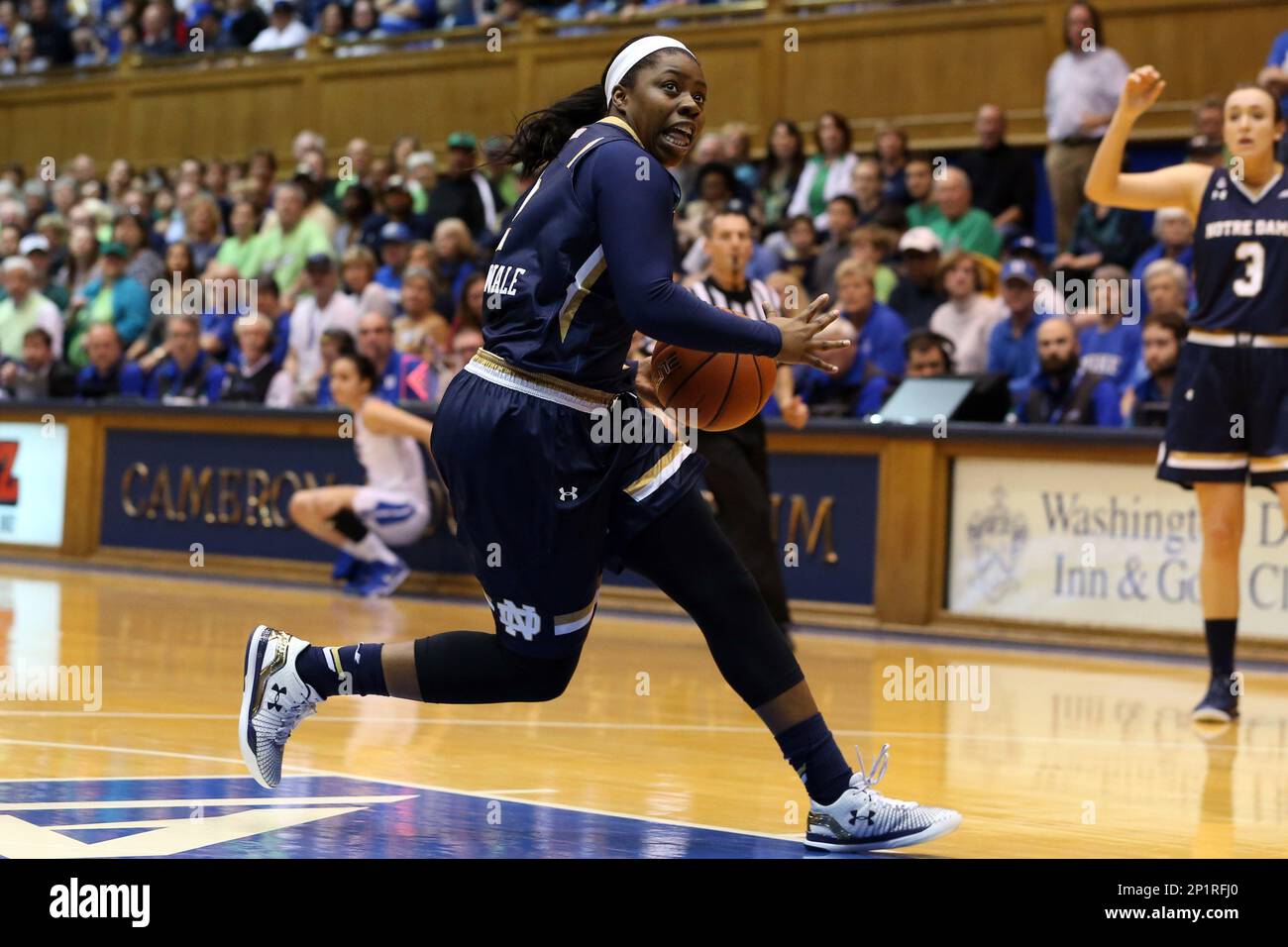 01 February 2016: Notre Dame's Arike Ogunbowale. The Duke University Blue Devils hosted the University of Notre Dame Fighting Irish at Cameron Indoor Stadium in Durham, North Carolina in a 2015-16 NCAA Division I Women's Basketball game. Notre Dame won the game 68-61. (Photograph by Andy Mead/YCJ/Icon Sportswire) (Icon Sportswire via AP Images) Stockfoto