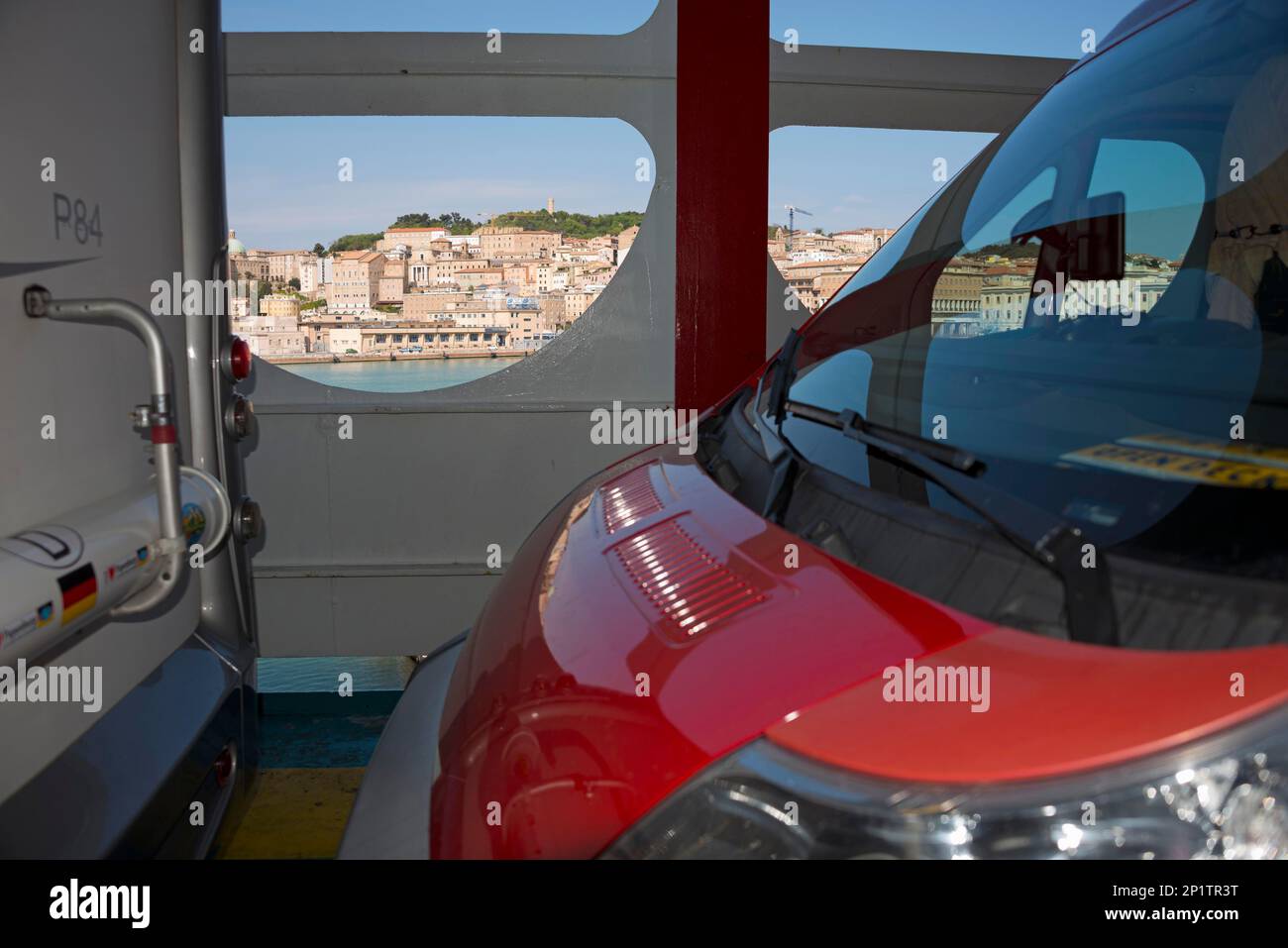 Wohnmobil auf der Fähre, Ancona, Italien, Anek Lines Stockfoto