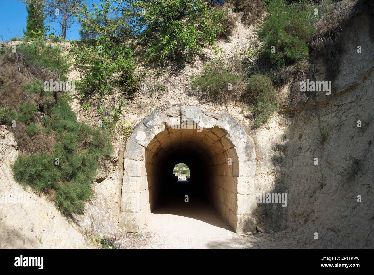 Zugang zum Stadion, dem antiken Nemea, Korinthien, Peloponnes, Griechenland Stockfoto