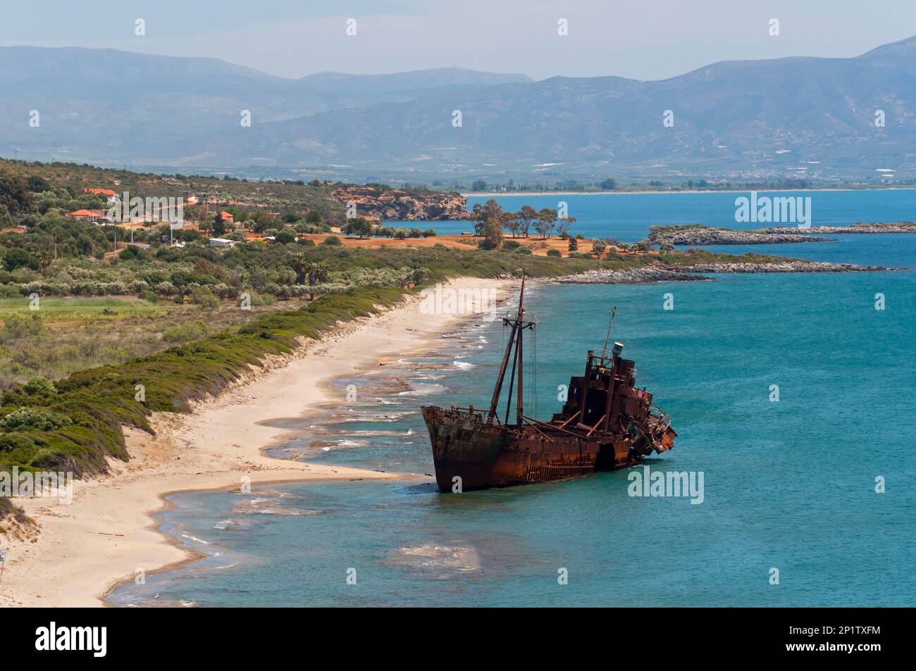 Schiffswrack Dimitrios, Selinitsa, Gythio, Mani, Lakonia, Peloponnes, Griechenland, Githio, Gythion Stockfoto