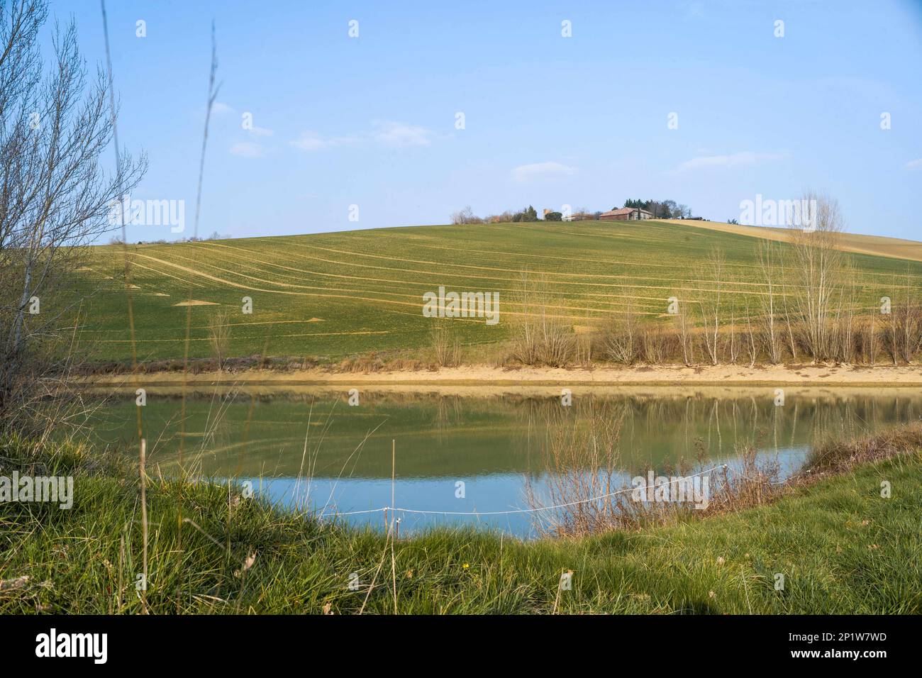 Frankreich. 03. März 2023. Bergreservoir, See, Wasserspeicher in Tarn-et-Garonne. Frankreich, Bourret, 3. März 2023. Foto: Patricia Huchot-Boissier/ABACAPRESS.COM Kredit: Abaca Press/Alamy Live News Stockfoto