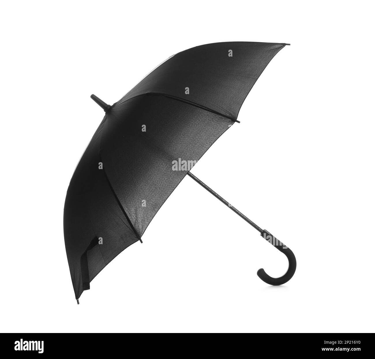 Ein offener schwarzer Regenschirm, isoliert auf weiß Stockfoto