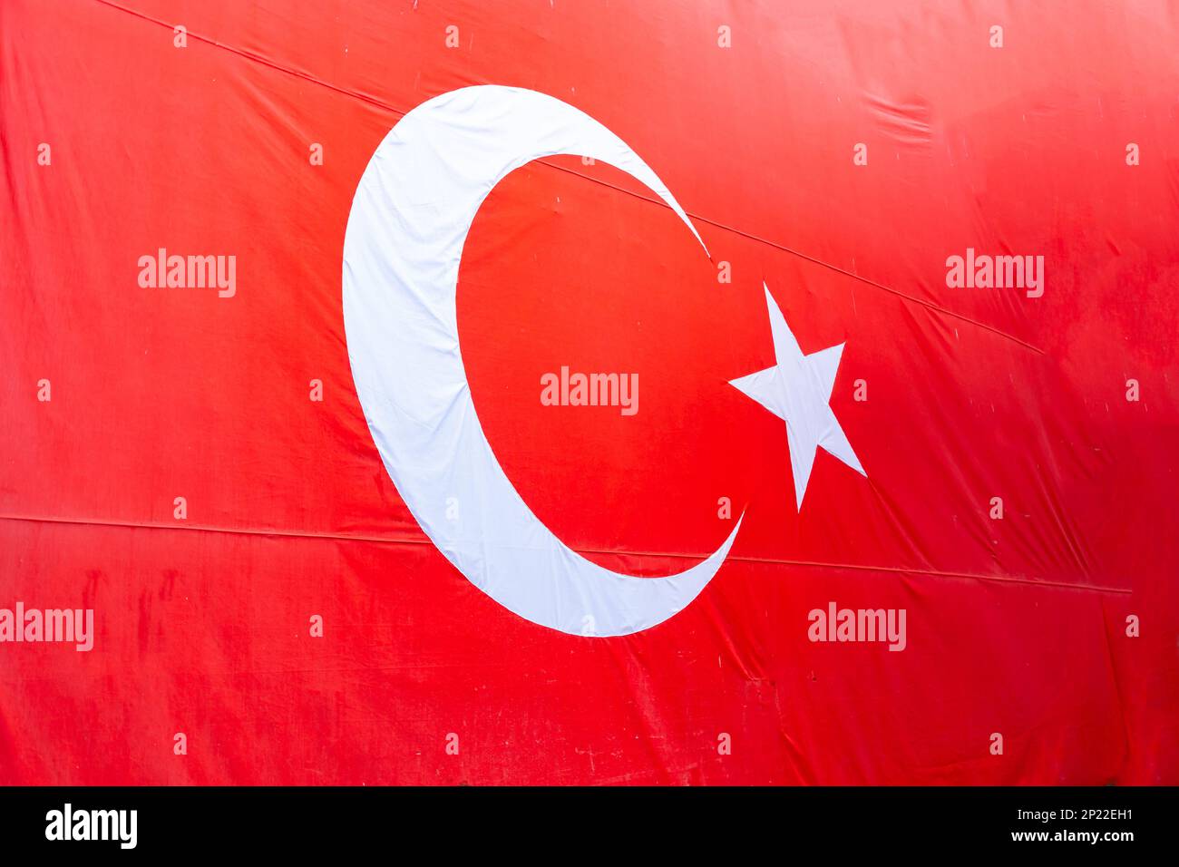 Hintergrundbild der türkischen Flagge im Vollformat. Hintergrundbild zu den Präsidentschaftswahlen 2023 in Turkiye. Stockfoto
