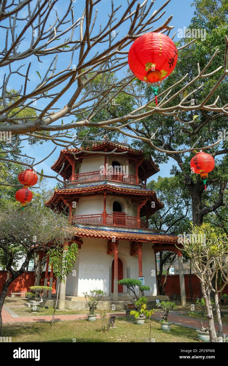 Tainan, Taiwan - 5. Februar 2023: Die Pagode in Tainan Konfuzius-Tempel wird auch als erste Akademie Taiwans in Tainan, Taiwan bezeichnet. Stockfoto