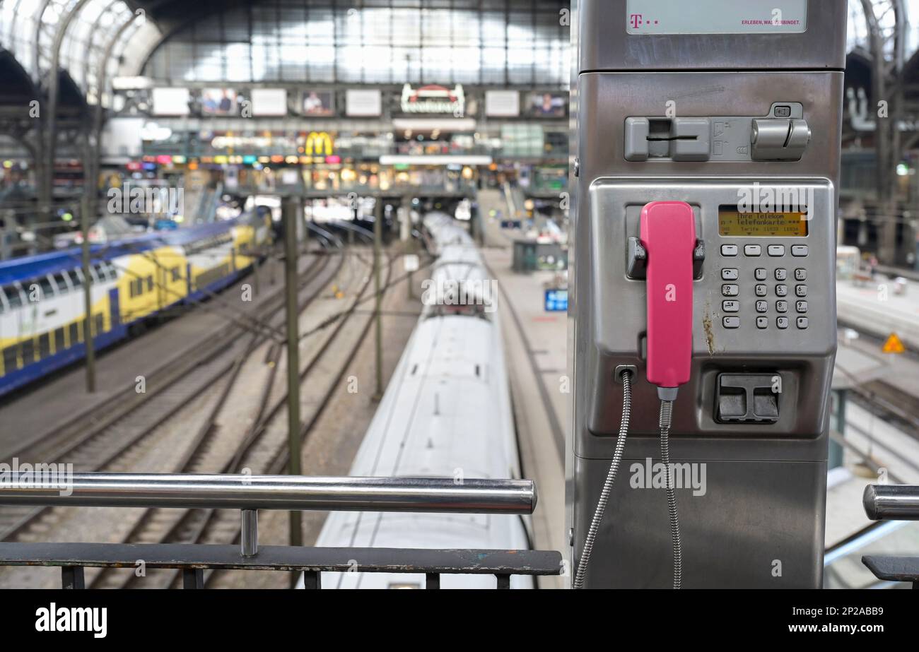 DEUTSCHLAND, Hamburg, Hauptbahnhof, öffentliches Telefon der Deutschen Telekom/Hauptbahnhof, Telefonsaeule der Deutschen Telekom Stockfoto