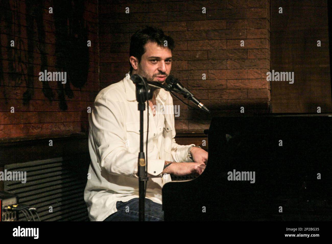 Rom, Italien. 03. März 2023. Walter Ricci singt Nat King Cole im Boogie Club Jazz Live in Rome. (Foto: Daniela Franceschelli/Pacific Press) Kredit: Pacific Press Media Production Corp./Alamy Live News Stockfoto