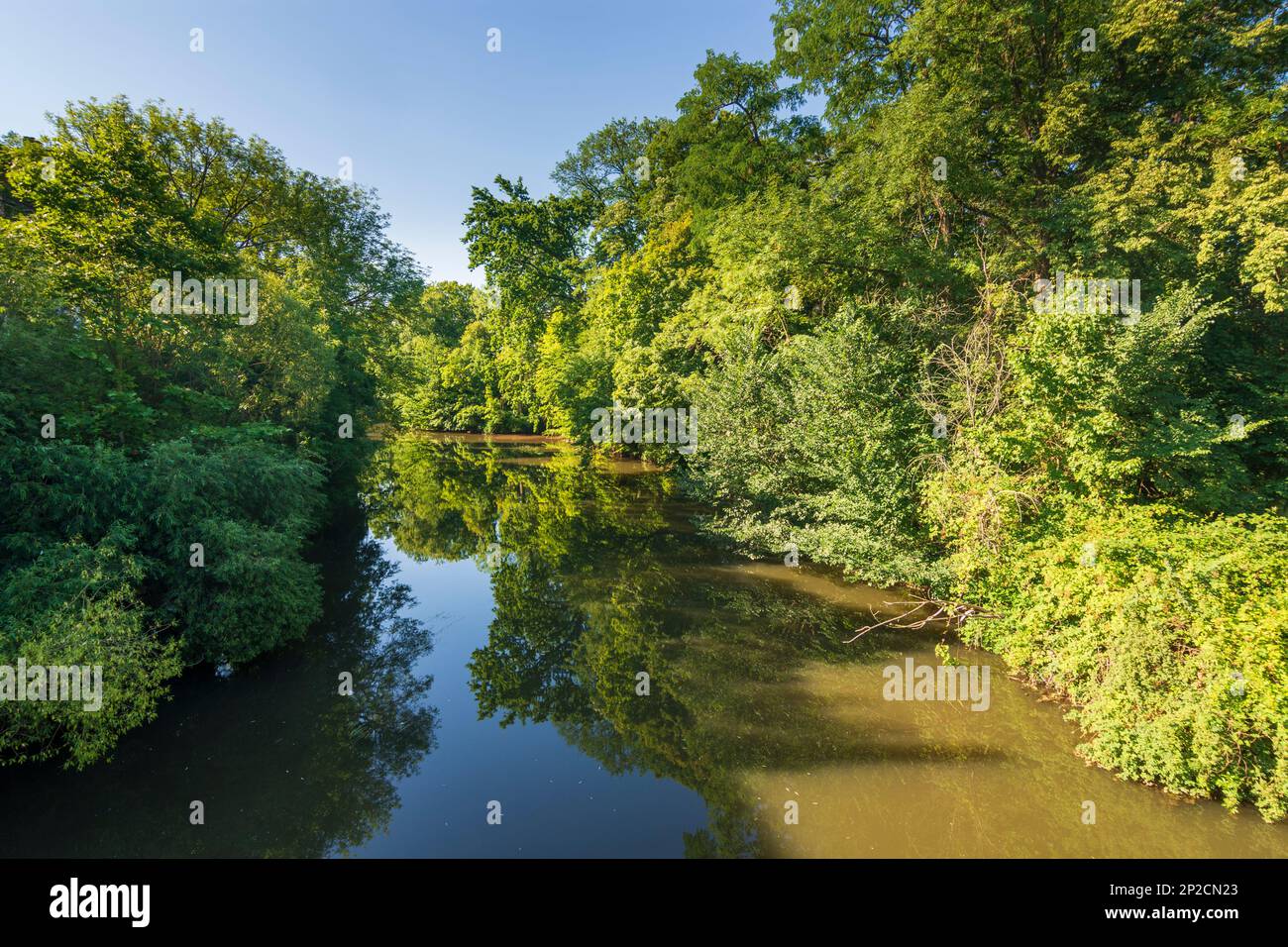 Hanau: Fluss Kinzig in RheinMain, Hessen, Hessen, Deutschland Stockfoto