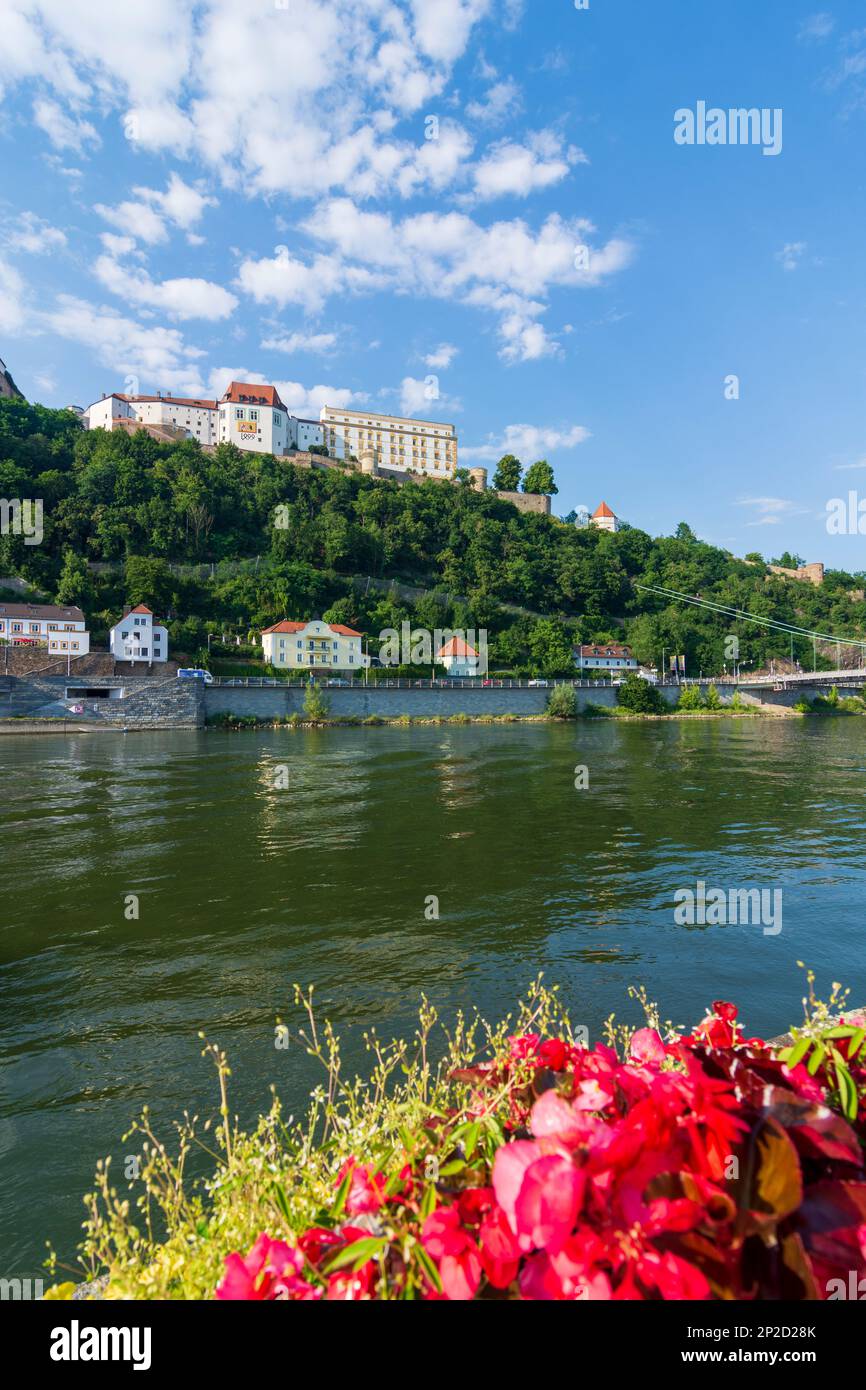 Passau: Donau (Donau), Schloss Veste Oberhaus, Brücke Prinzregent-Luitpold-Brücke in Niederbayern, Niederbayern, Bayern, Bayern, Deutschland Stockfoto