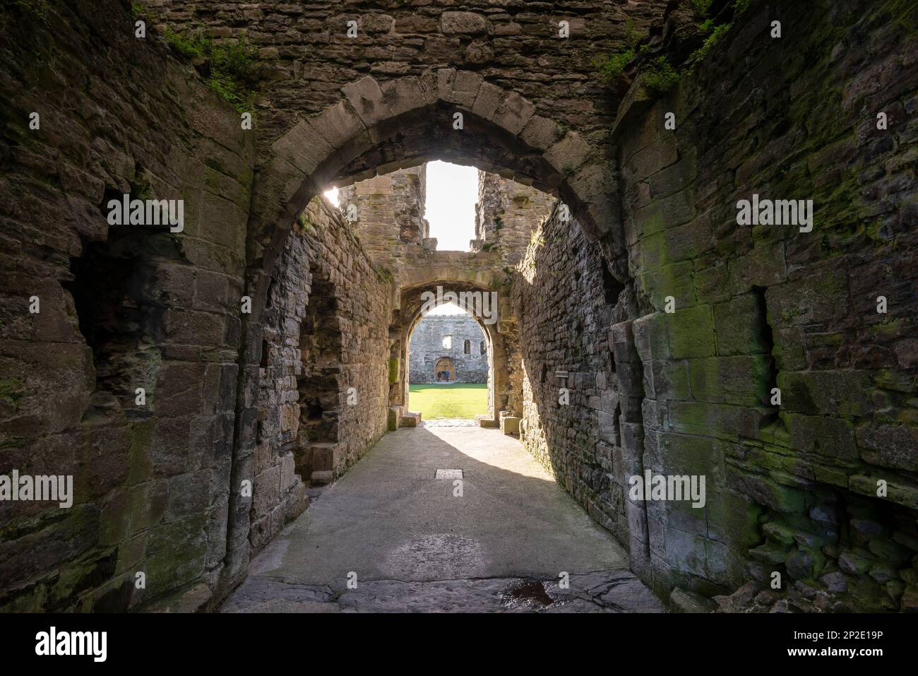 Torbogen im North Gatehouse von Beaumaris Castle, Anglesey, Nordwales. Stockfoto