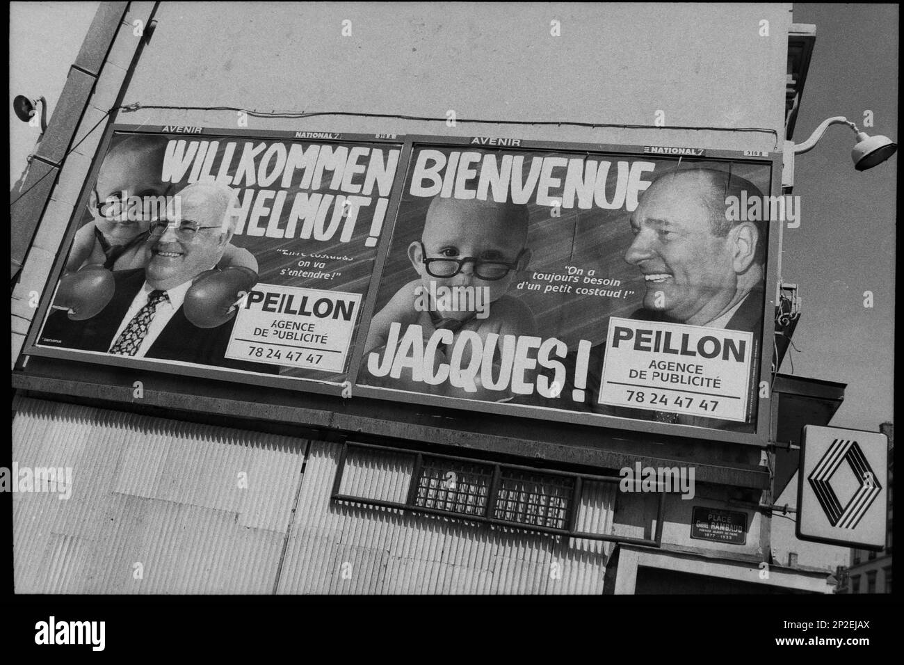 Archives 90ies: G7 Summit, eine Werbefirma begrüßt die Staatschefs, Lyon, Frankreich, 1996 Stockfoto