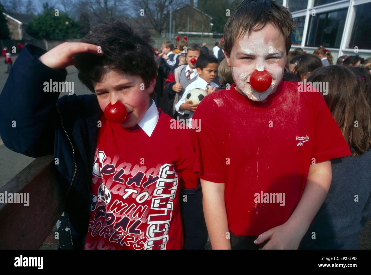 Red Nose Day In Der Schule, Um Geld Für Comic Relief Zu Sammeln Stockfoto